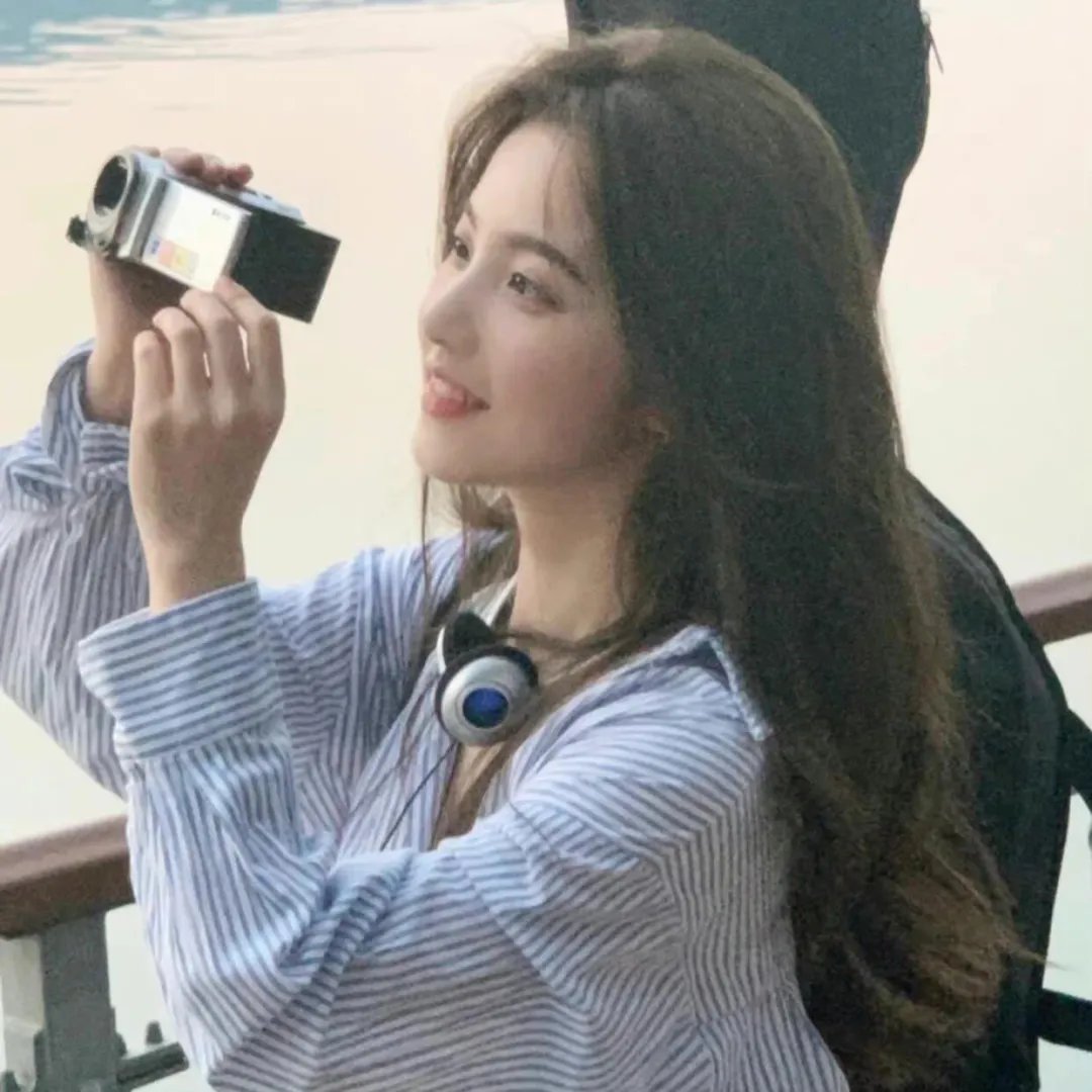 歌唱动荡的青春